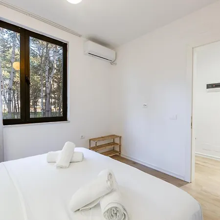 Daire Pine & Sea Retreat By Pikhost