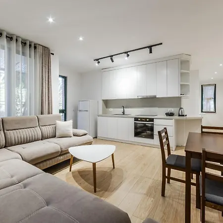 Pine & Sea Retreat By Pikhost Apartment Golem (Tirana)