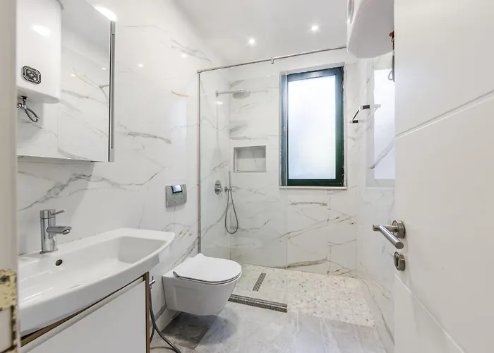 Pine & Sea Retreat By Pikhost Διαμέρισμα *