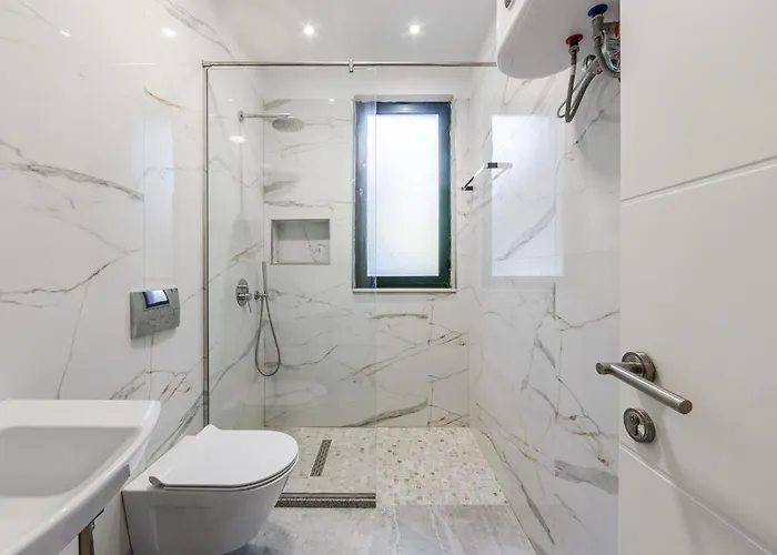 Pine & Sea Retreat By Pikhost Διαμέρισμα *