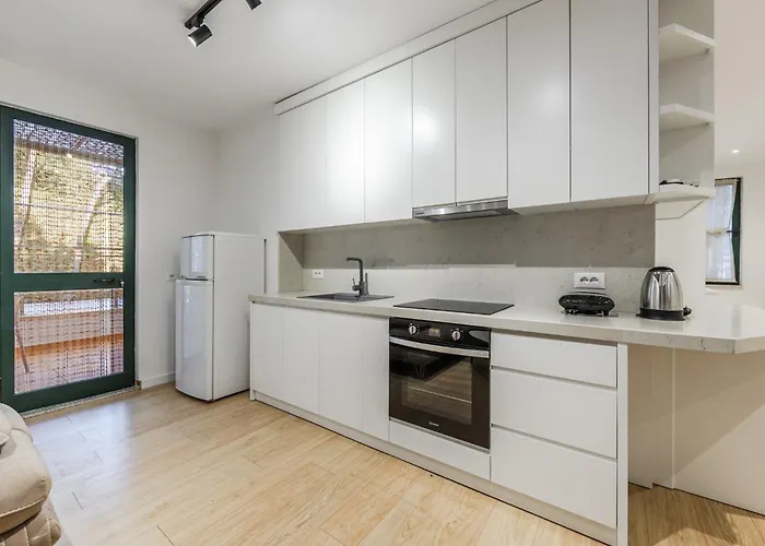 Pine & Sea Retreat By Pikhost Διαμέρισμα