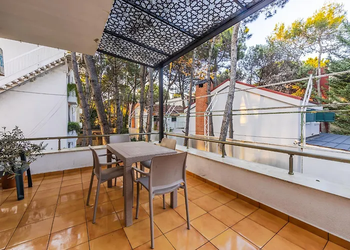 Pine & Sea Retreat By Pikhost *