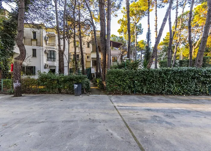 Pine & Sea Retreat By Pikhost