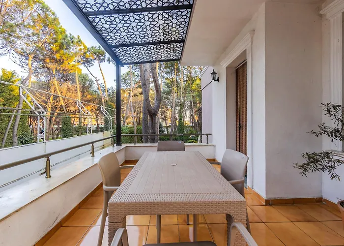 Διαμέρισμα Pine & Sea Retreat By Pikhost Golem (Tirana)